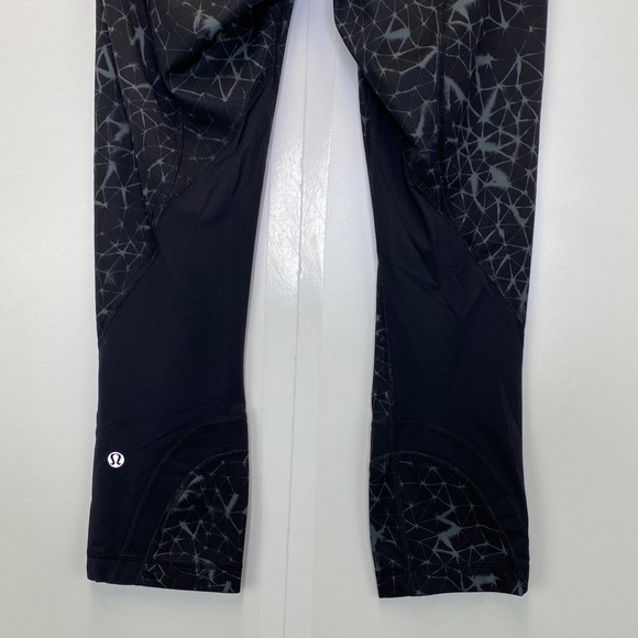 Lululemon Run Inspire 2 Crop Leggings with Mesh - Picture 11 of 15